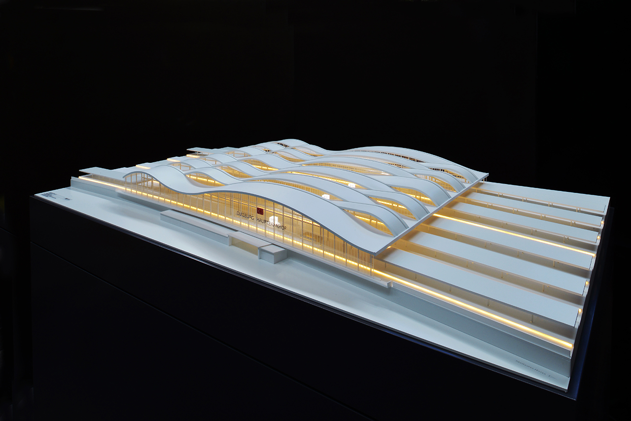 duisburg-hauptbahnhof-hbf-modell-gleishalle.jpg